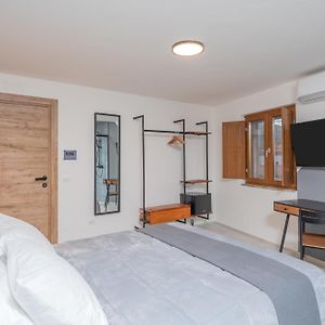 Camera standard con letto king size